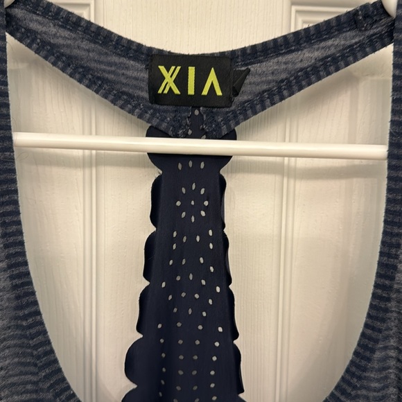 Navy workout tank - Picture 2 of 4